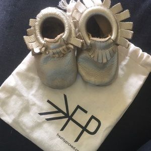 Freshly picked Mocs light gold size 3